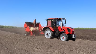 Посевная кампания в регионе уверенно набирает темп