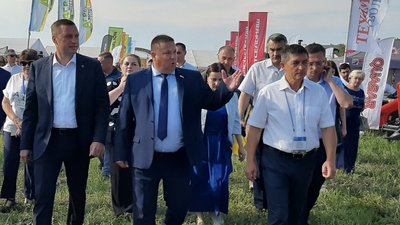 На Дне поля в Саратове представили беспилотные тракторы и дроны