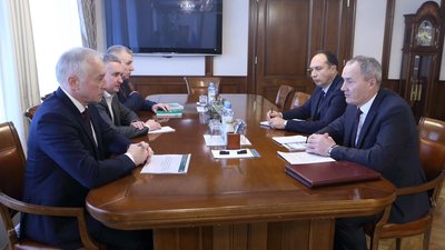 Губернатор Томской области Владимир Мазур и руководитель управления Россельхознадзора Александр Баев обсудили развитие АПК