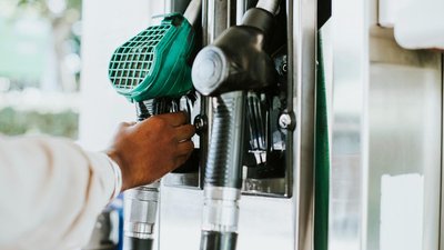 В регионах РФ усилят мониторинг цен на топливо, в том числе для аграриев