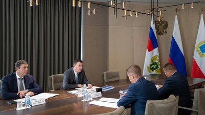 Дмитрий Патрушев обсудил перспективы развития АПК Саратовской области с врио главы региона Романом Бусаргиным