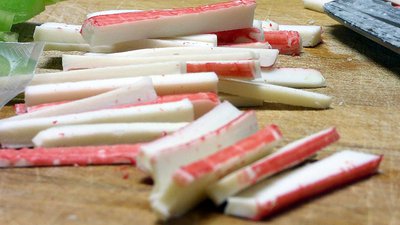 Россия может заместить импорт сурими для крабовых палочек минтаем