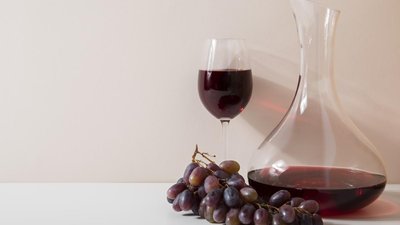 Россия увеличила пошлины на импорт вина из недружественных стран до 20%