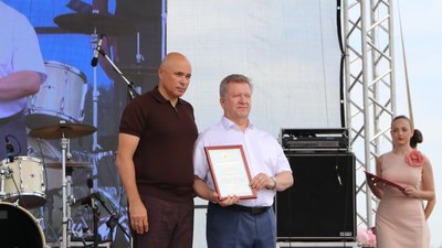 Липецких аграриев наградили на областном празднике
