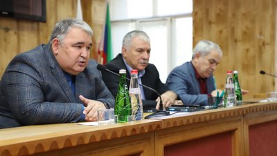 Мухтарбий Аджеков провел совещание по вопросам развития мелиорации и рисоводства в Дагестане