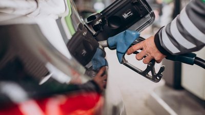 В Республике Алтай за полгода подешевел бензин всех марок