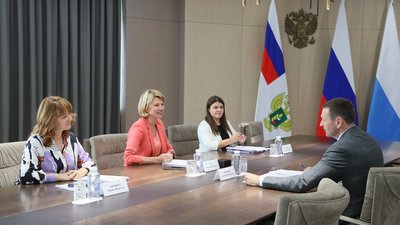 Оксана Лут и Дмитрий Демешин обсудили перспективы развития АПК Хабаровского края