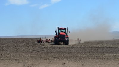 Хозяйства Забайкалья приступили к подготовке паров под урожай 2023 года