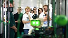 Оксана Лут ознакомилась с разработками участников научно-образовательного проекта «Агрохаб»