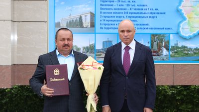 Липецкий тракторист Николай Макаров 30 лет собирает урожай с полей