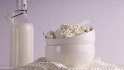 Рисков сокращения ассортимента молочной продукции на рынке РФ нет — Минсельхоз