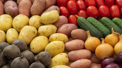 Морковь и картофель в Новосибирской области подешевели за четыре недели на 25% и 22,2%