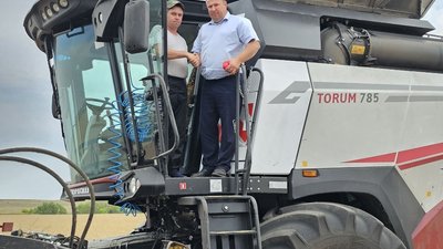 Передовики уборочной страды Аркадакского района Саратовской области отмечены Благодарностями регионального минсельхоза за самый высокий намолот и лучшую урожайность 
