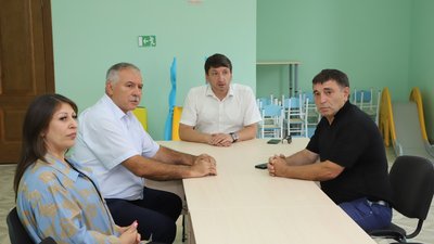 Зураб Куччаев проинспектировал объекты, построенные в рамках программы КРСТ в Кизлярском районе Республики Дагестан 