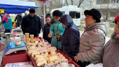 На предпраздничных сельхозярмарках в крымской столице аграрии реализовали порядка 100 тонн собственной продукции