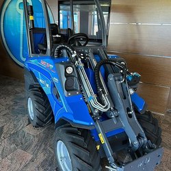 Новый тренд рынка: почему осознанные клиенты выбирают шарнирно-сочлененные мини-погрузчики MultiOne