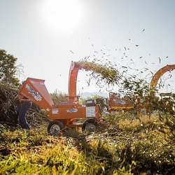 Измельчители Tomcat: Мощность, Надежность и Эффективность для Профессиональной Переработки Древесины