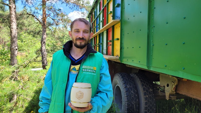 В гости на пасеку: пчеловод Александр Кириллов из Барышского района развивает медовый агротуризм