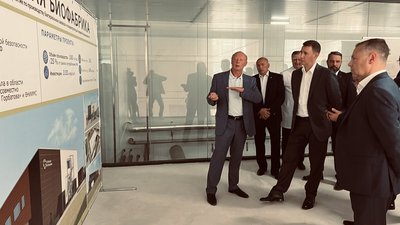 Министр сельского хозяйства РФ Дмитрий Патрушев посетил Угличский сыродельно-молочный завод, где планируется строительство Угличской биофабрики по производству заквасок