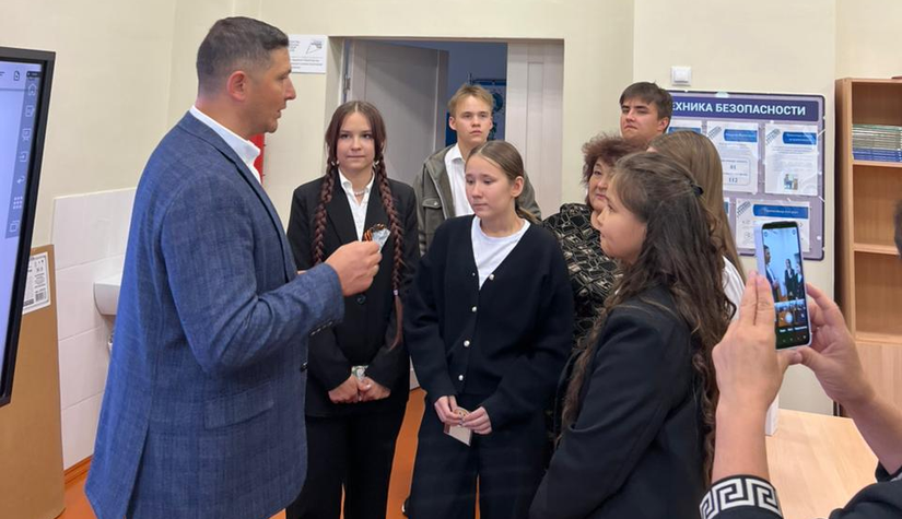 Сотрудники агробанка в Башкирии рассказали школьникам кто такие дропперы