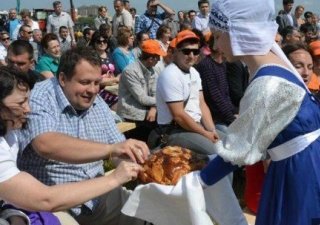 Масштабная выставка сельскохозяйственной техники и технологического оборудования лучших российских компаний организована в рамках «Дня Костромского села - 2014»