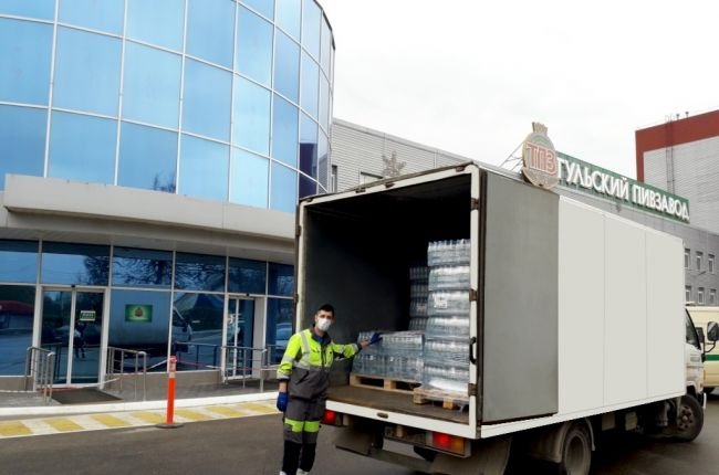 «Тульский Пивзавод» совместно с организацией «Волонтер 71»  передал 10 000 бутылок воды Тульской областной клинической больнице