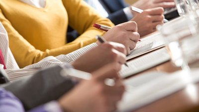 Об участии специалистов ФГБУ «ВНИИЗЖ» в курсах повышения квалификации по теме «Производство, контроль качества стерильных лекарственных средств для ветеринарного применения»