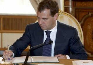 Правительство помогает производителям сельхозтехники субсидиями