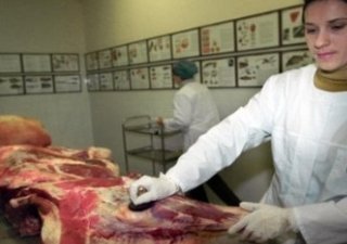 Россельхознадзор отзывает из торговых сетей опасную говядину из США