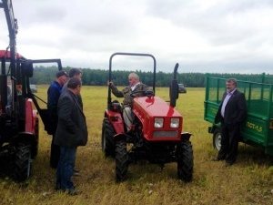 Сергей Ситников высоко оценил тракторы РУП «БЗТДиА»