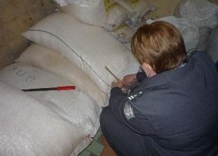 Некачественная крупа изъята из оборота и уничтожена