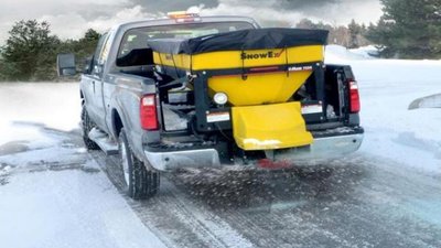 Неповторимые преимущества пескоразбрасывателей SnowEx