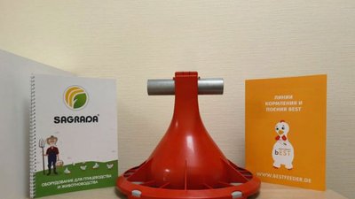 Компания SAGRADA выводит на рынок новую кормушку для клеточного содержания птиц