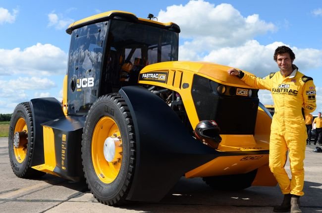 JCB Fastrac установил в Великобритании новый рекорд скорости среди тракторов