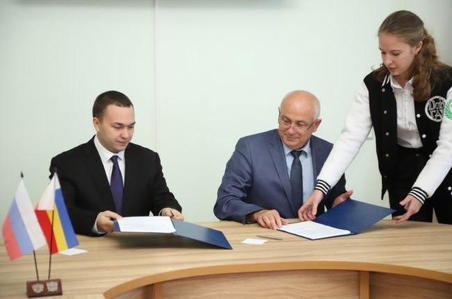 Донской ГАУ и агрохолдинг СТЕПЬ подписали соглашение о партнерстве