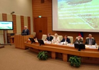 Г. Горбунов: При доработке законопроекта об обороте земель сельскохозяйственного назначения необходимо учесть мнения регионов