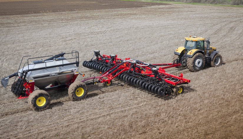 AGCO-RM: новые однодисковые пневматические сеялки Challenger 9800 для богатого урожая