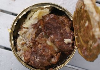 В Красноярске специалисты проверили тушенку на соответствие ГОСТу