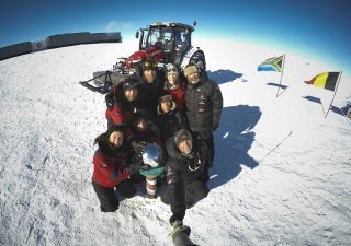 На тракторе к Южному полюсу — миссия выполнена!