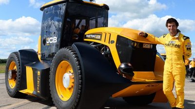 JCB Fastrac установил в Великобритании новый рекорд скорости среди тракторов