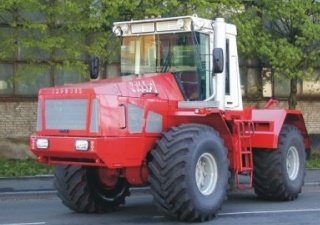 Алтайским аграриям, купившим тракторы местной сборки, вернули 12,2 млн рублей