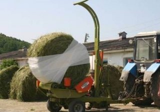 Сахалинцы заготавливают корма