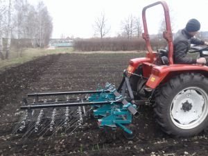 Культиватор для прополки чеснока кчн-4у