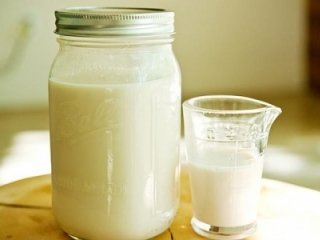 Вся правда о разных видах молока: от миндального до травяного