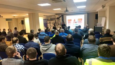Сотрудники завода «Балтика» в Новосибирске обсудили с экспертами ГИБДД правила безопасного вождения