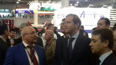 Стенд компании «Лилиани» на выставке «Агросалон-2016» посетил глава Минпромторга РФ Денис Мантуров