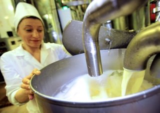 Новозеландские министры отправятся в Китай, блокировавший поставки продукции компании Fonterra