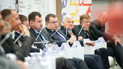 На Российском Агротехническом Форуме аграрии дудели в вувузелу, призывая Правительство услышать их
