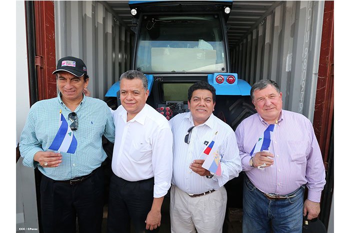 Первая партия тракторов АГРОМАШ прибыла в никарагуанский порт Корино
