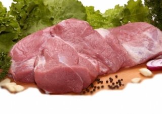 Россияне в обход всех запретов тоннами ввозят в страну польское мясо
